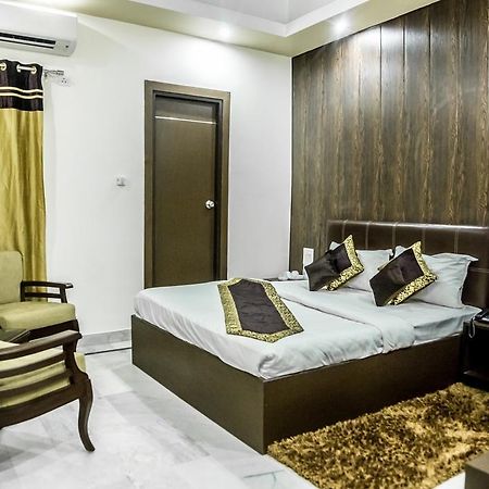 Red Orchid Otel Meerut Dış mekan fotoğraf