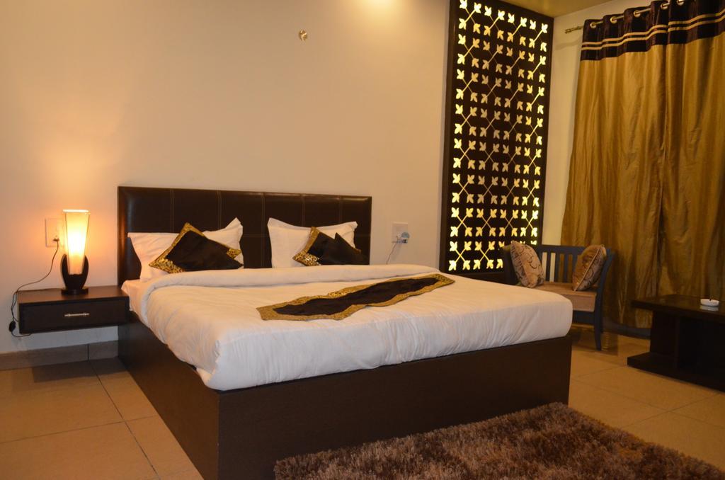 Red Orchid Otel Meerut Dış mekan fotoğraf